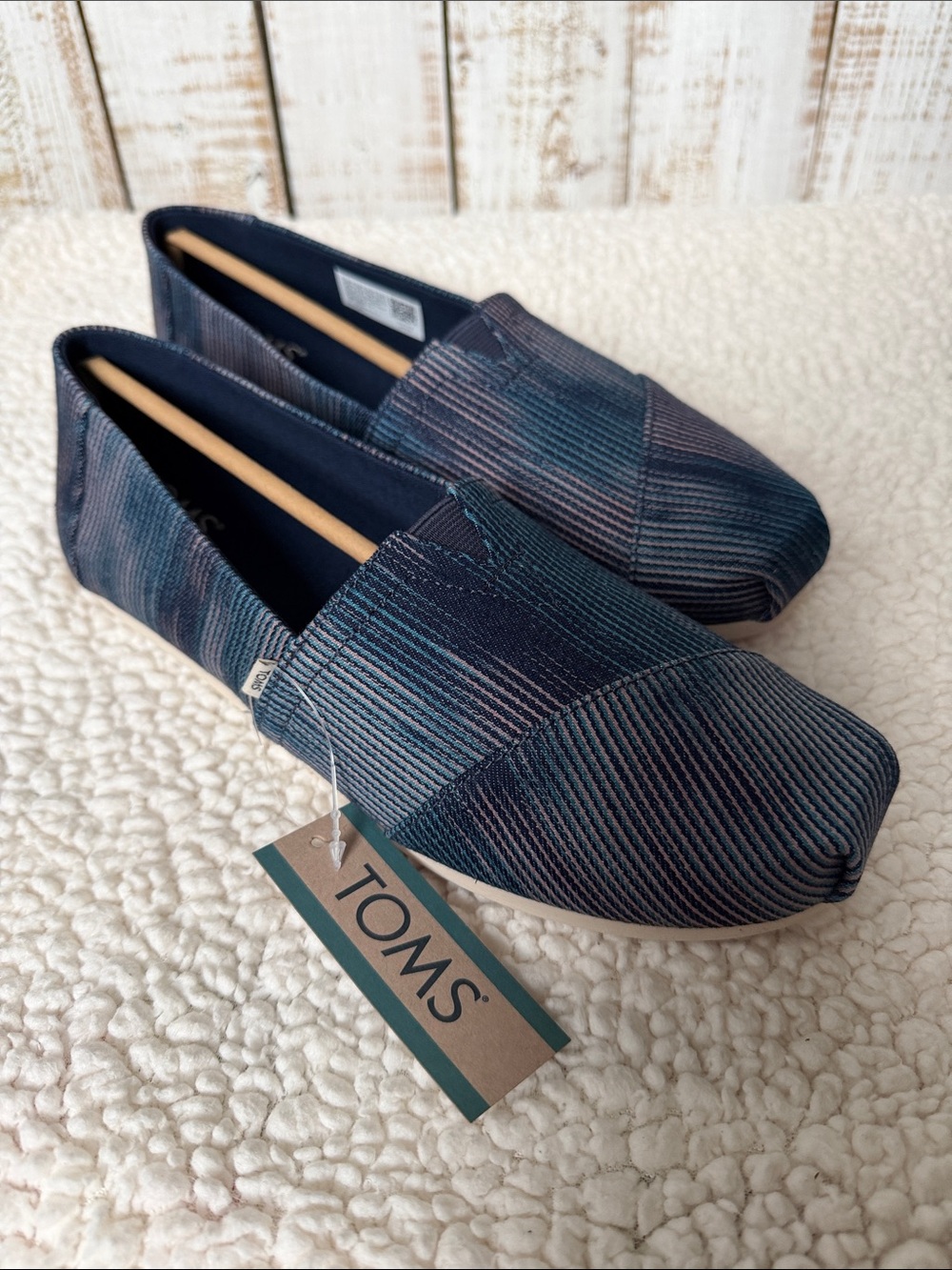 Toms Women’s Alpargata Shoes Size 8.5 Navy Novelty Denim BNIB